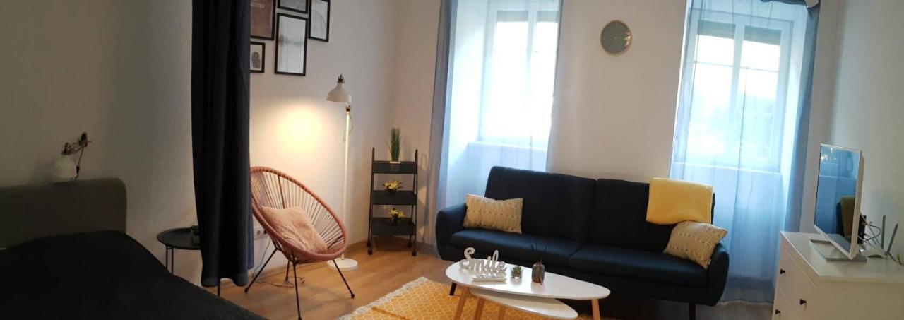 A Charming Little Flat Just Above Szechenyi Square Apartment Pecs Bagian luar foto