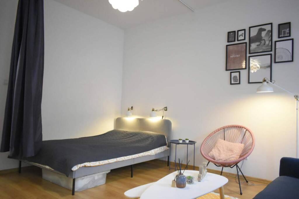 A Charming Little Flat Just Above Szechenyi Square Apartment Pecs Bagian luar foto